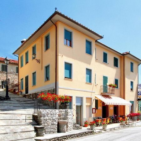 Amelia Hotel Momigno Exterior photo